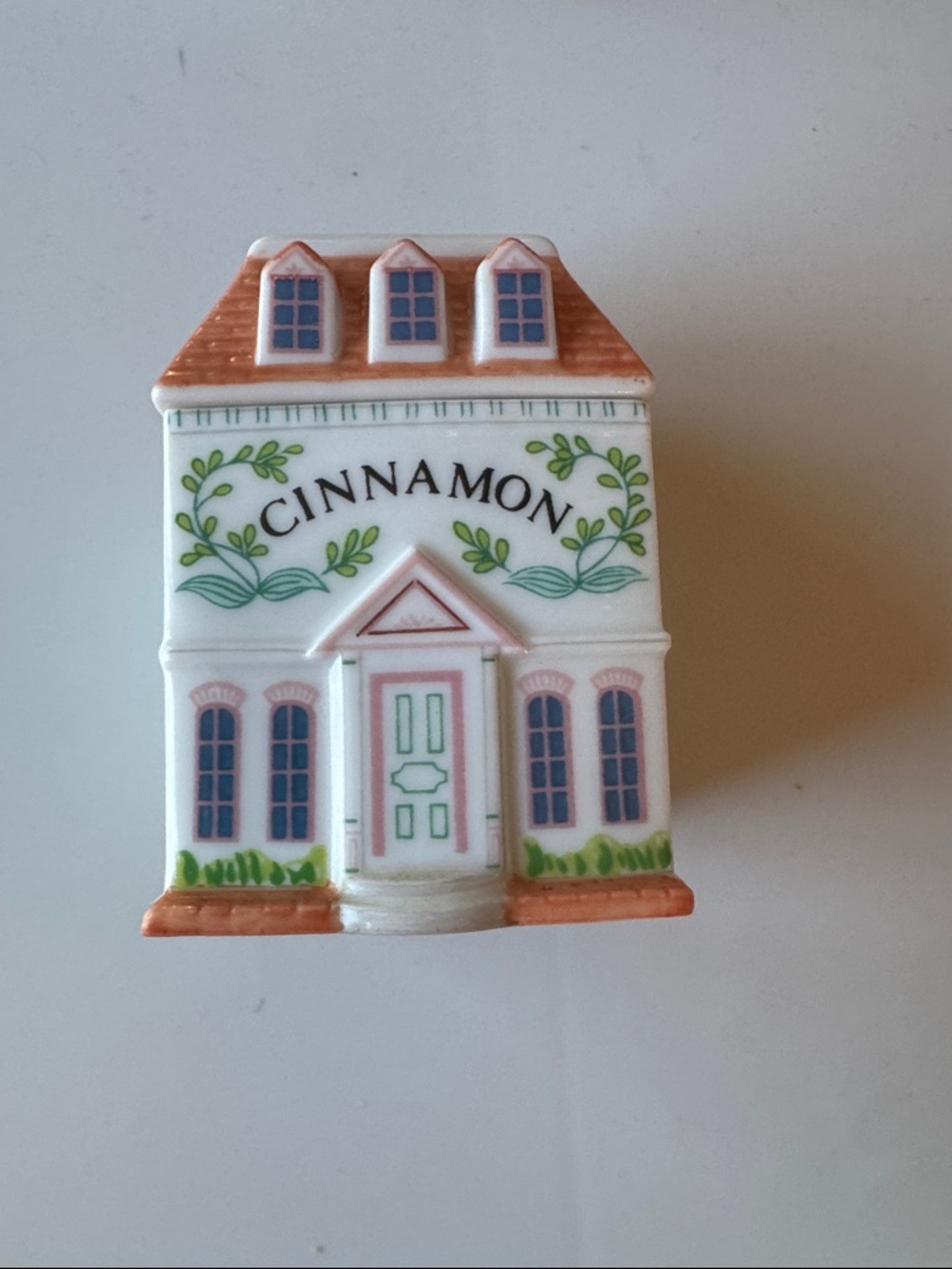 Lenox Spice Village - Cinnamon